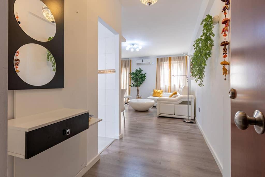 Apartament Triana Maestro Deluxe By Valcambre *
